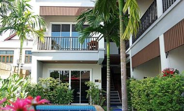 Vivi Boutique Room