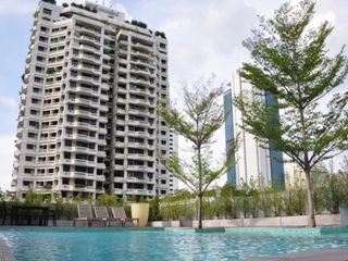 Quad Suites Silom