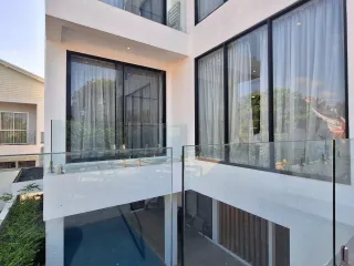 White Cube House