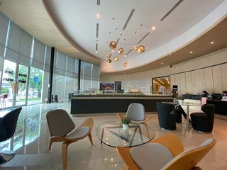 The Diamond Nawanakorn-Talat Thai