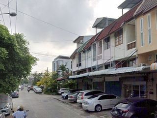 Prachakon Thai Village