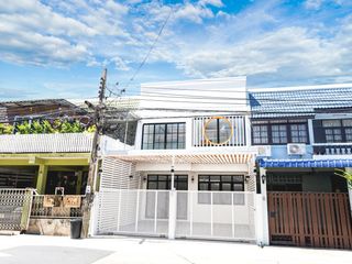 Prachakon Thai Village