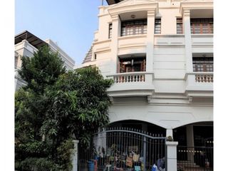 Tharinee Mansion