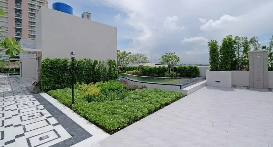 Chateau In Town Ratchayothin