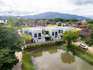 SHEVADEE Vista al Lago