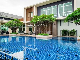 Life Bangkok Boulevard Wongwaen-Rama9