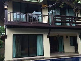 Natcha Pool Villa