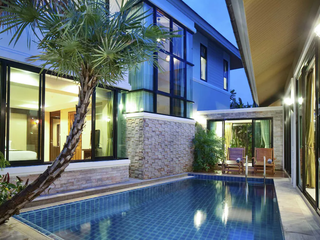 Natcha Pool Villa