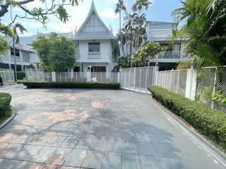 Cherry Villa Sathorn