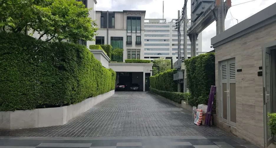 Malton Private Residence Sukhumvit 31