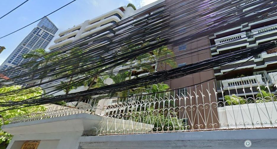Crystal Ville Court