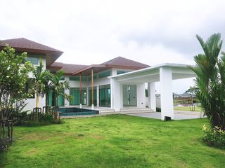 The Palm Laguna