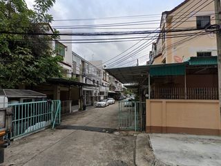 บ้านชลพฤกษ์ เพลส
