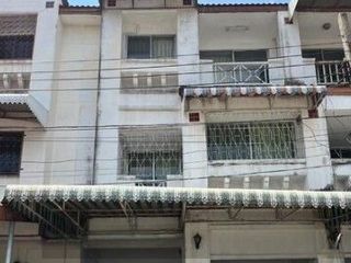 บ้านชลพฤกษ์ เพลส