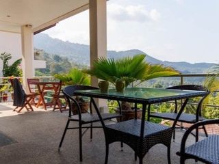 Chaweng Hill