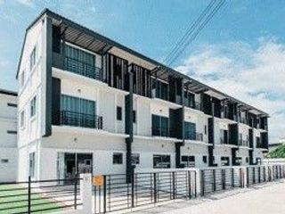 Thonburi Complex