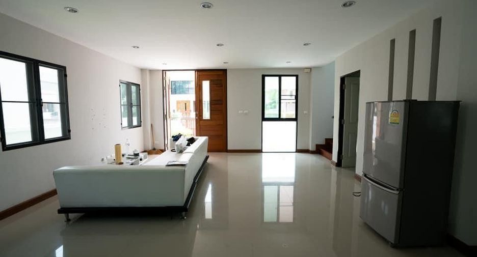 Green Ville Beach Bang Saen