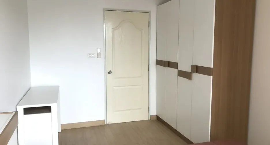 Sriracha Condoview