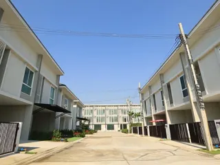 Baan Thongsiri 3