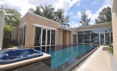 Grand West Sands Resort & Villas