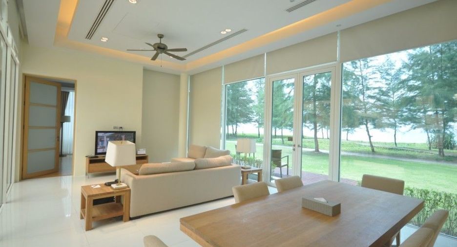 Grand West Sands Resort & Villas