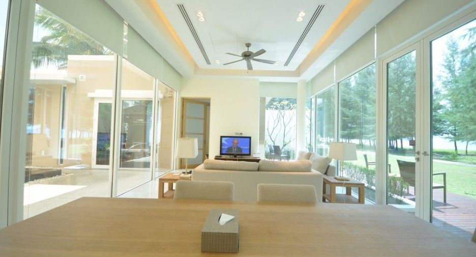 Grand West Sands Resort & Villas