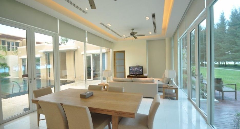 Grand West Sands Resort & Villas