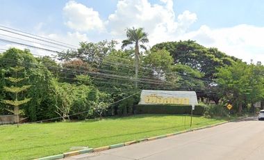 Mueang Ek Village