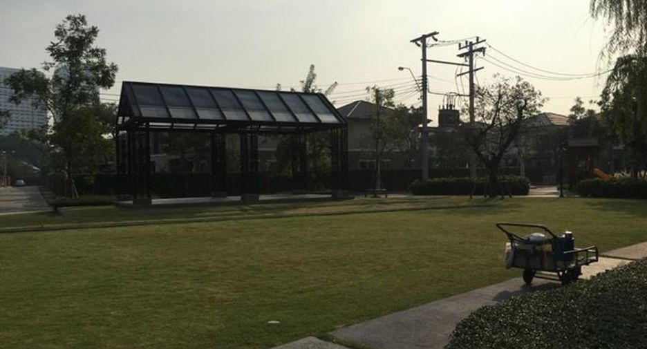 Passorn Prestige Pattanakarn