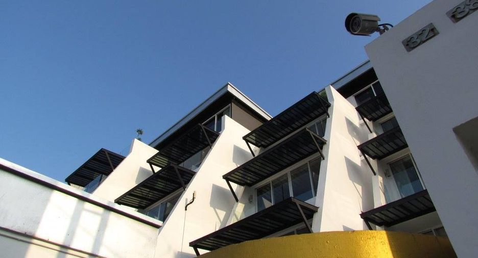 The Front Hotel and Apartments
