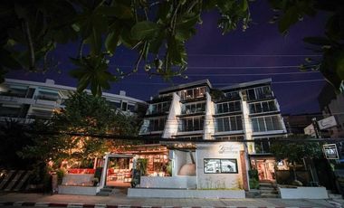 The Front Hotel and Apartment