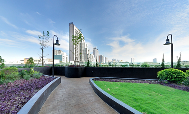 The Rich Sathorn-Wongwian Yai