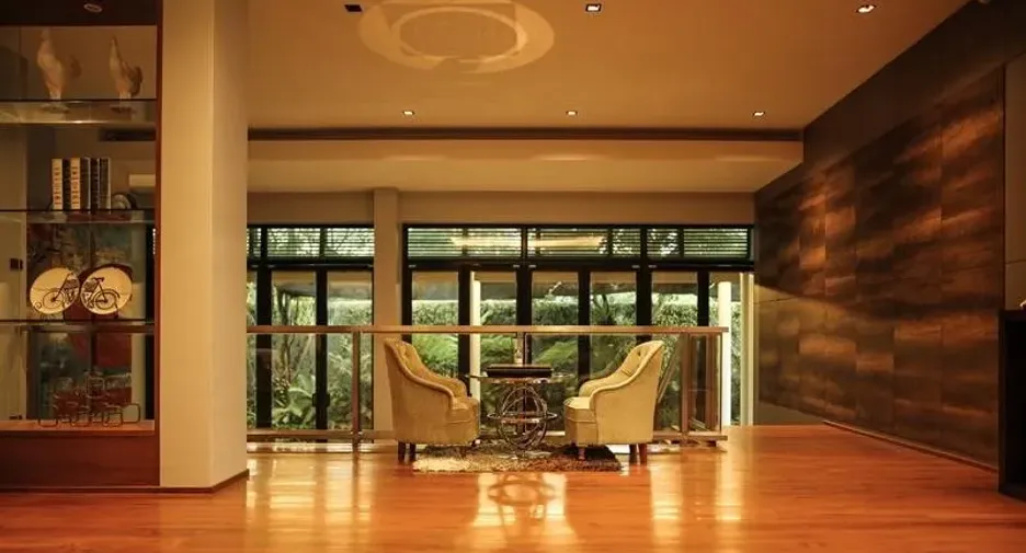 Epsilon Private Residence