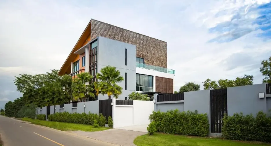 Epsilon Private Residence