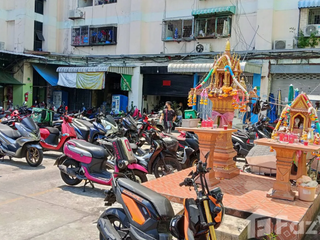 Talat Phlu Condominium