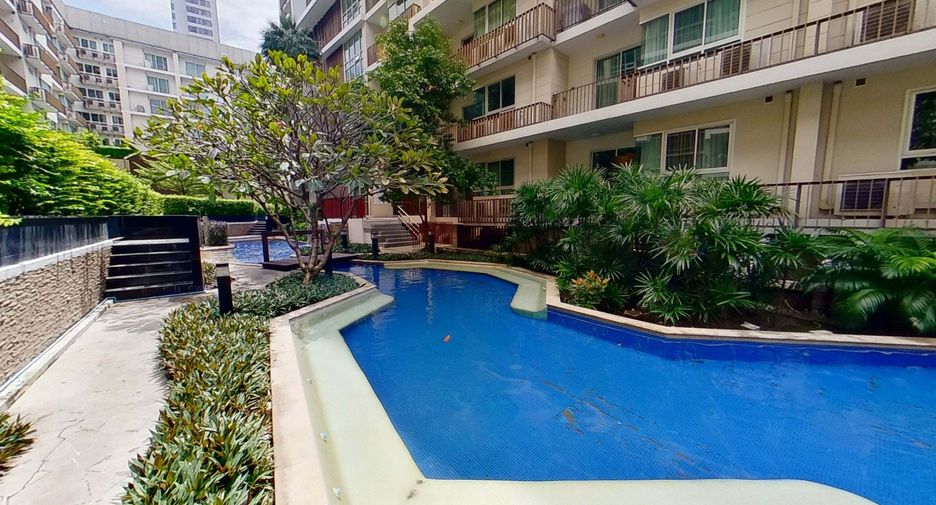 The Clover Thonglor