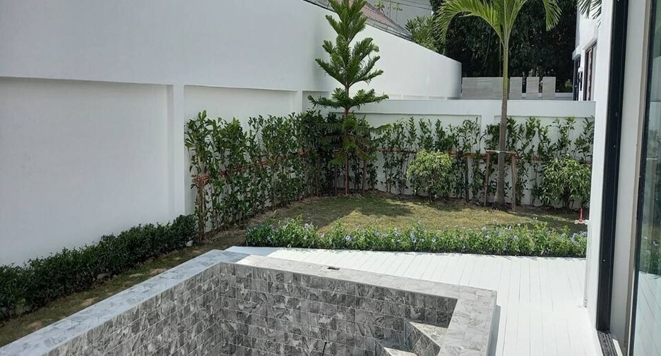The Victory Pool Villa Pattaya