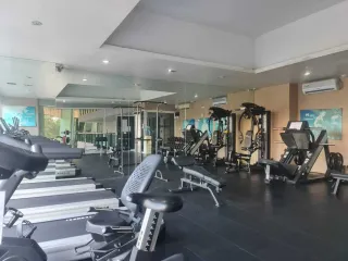 AD Hyatt Condominium
