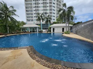 AD Hyatt Condominium