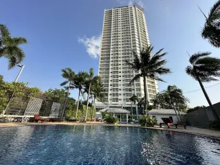 AD Hyatt Condominium