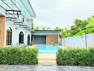 บ้านธนิต
