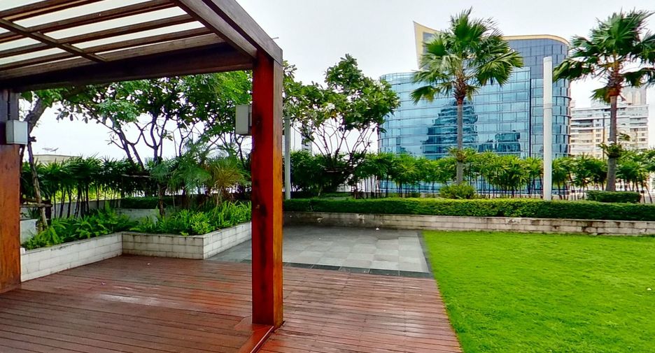 Eight Thonglor Residence