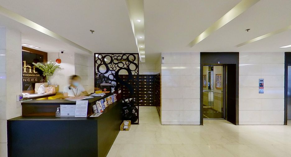Eight Thonglor Residence