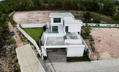 Weeraya Villa