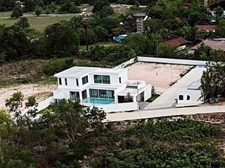 Weeraya Villa