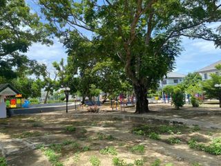 Place & Park Prachauthit 90