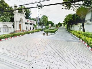 Saranpruek Village