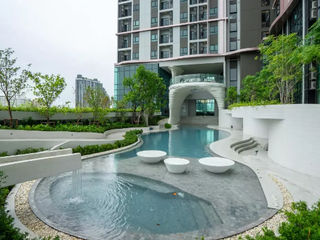 Altitude Unicorn Sathorn - Tha Phra