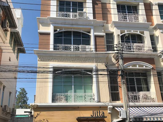 Ban Klang Mueang Yaek Ratchada-Lat Phrao