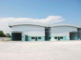 V Warehouse